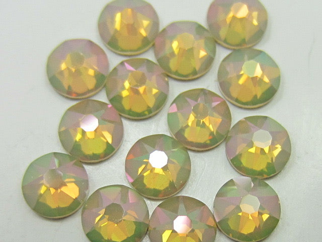 20ss WHITE OPAL PURPLE HAZE FLAT BACK European Rhinestones 72pcs.