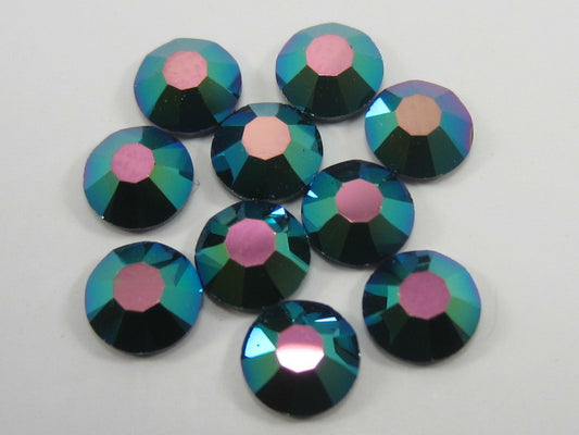 10ss CRYSTAL PEACOCK GREEN (viva) FLAT BACK PRECIOSA Rhinestones. 1gr.