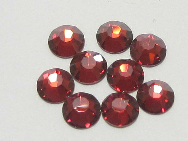 9ss CRYSTAL RED FLAME (maxima) FLAT BACK PRECIOSA Rhinestones 1gr