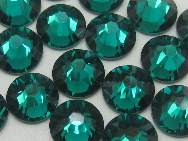 7ss EMERALD FLAT BACK STAR BRIGHT Rhinestones 1gr.