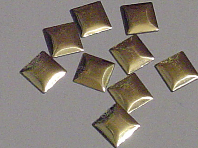 1gr NAILHEAD 3mm SQUARE GOLD HOTFIX