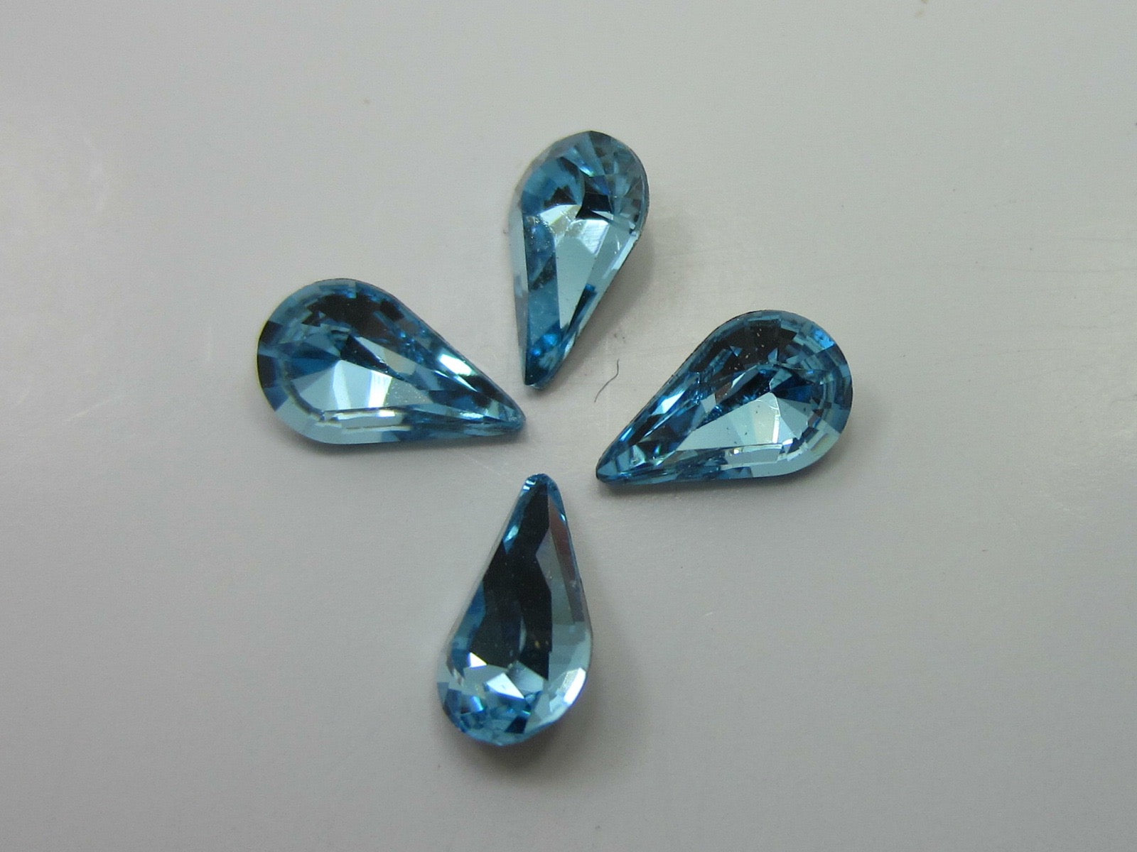 12pcs. 8x4.8mm PEAR SKINNY AQUAMARINE FOILED POINTED BACK European Rhinestones