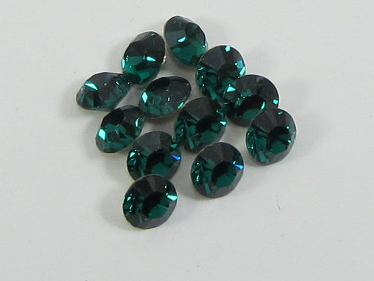 1gr 32pp EMERALD FOILED POINTED BACK European Rhinestones