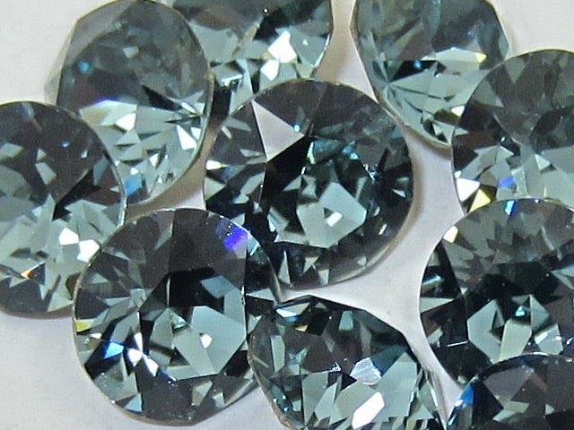 1gr 18pp INDIAN SAPPHIRE FOILED POINTED BACK European Rhinestones