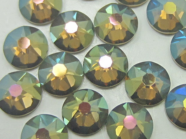 20ss WHITE OPAL STARLIGHT FLAT BACK European Rhinestones 72pcs.