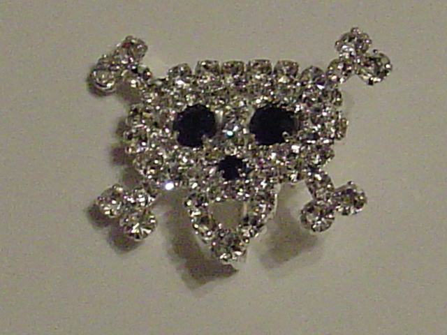 1pc. Rhinestone CRYSTAL SKULL AND CROSSBONES BUCKLE